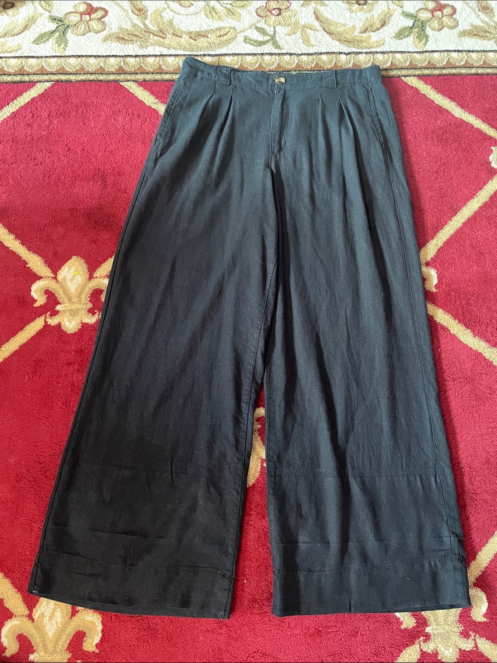 Sonoma Black Wide-Leg Pleated Pants